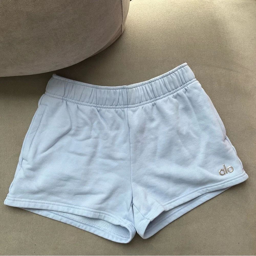 Alo Yoga Accolade Short Seashell Blue XS